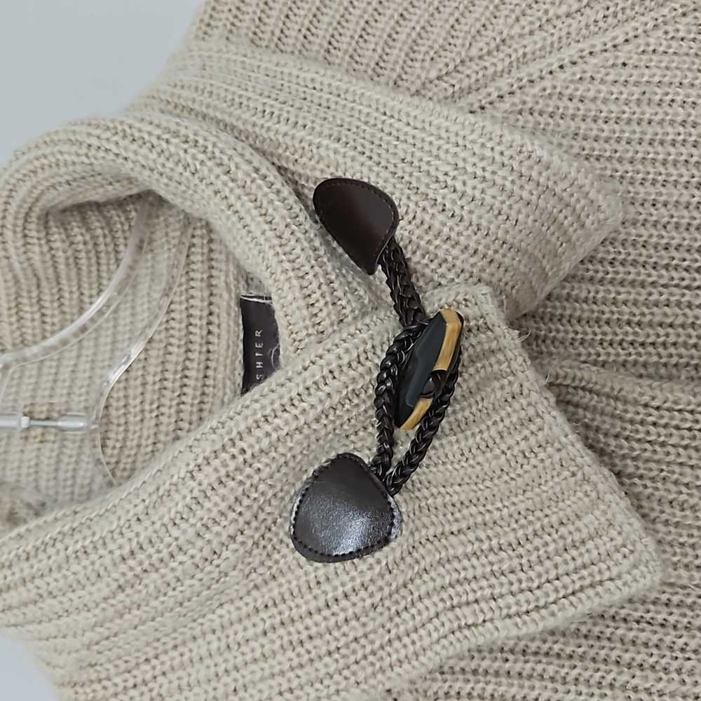 ■2 For $5 Suzy sheir Cardigan with toggle closure Beige knit size Medium - Picture 6 of 9